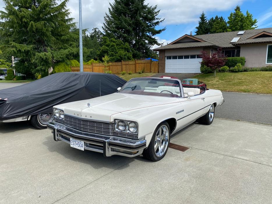 1975 Buick  Lesabre Custom Convertilbe Convertible display photo