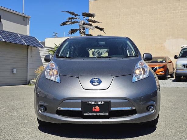 2015 Nissan LEAF 4dr HB SV image 2