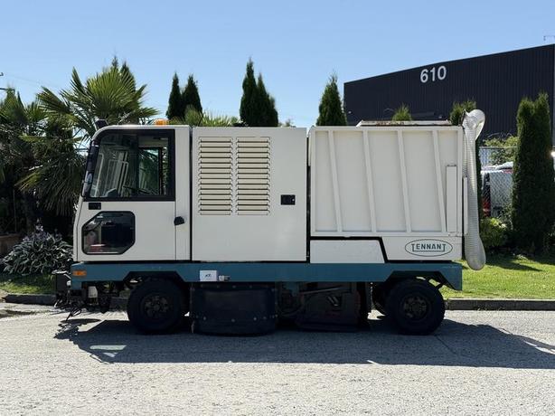 2001 Tennant 830-II Street Sweeper Diesel image 6