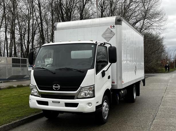 2019 Hino 195 16 Foot Cube Van 3-Seater Diesel with Power Lift Tailgate image 4