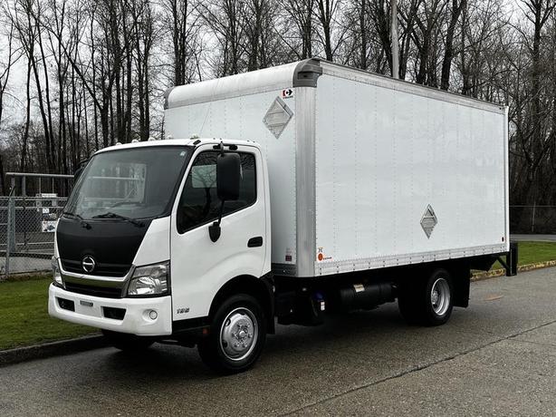 2019 Hino 195 16 Foot Cube Van 3-Seater Diesel with Power Lift Tailgate image 5