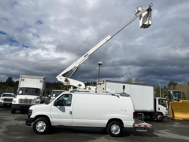 2008 Ford Econoline E-350 Super Duty Bucket Truck (Rebuilt Engine From Canada En image 2