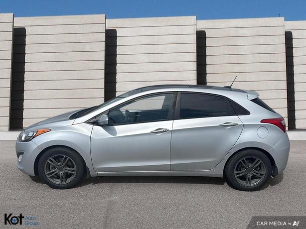 2016 Hyundai Elantra GT GLS HEATED SEATS! BLUETOOTH! SUNROOF! image 3