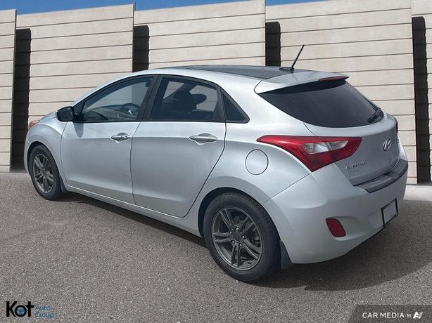 2016 Hyundai Elantra GT GLS HEATED SEATS! BLUETOOTH! SUNROOF! image 4