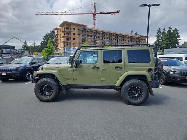 2013 Jeep Wrangler Rubicon 4 Door 4x4 | No Reported Accidents! image 3