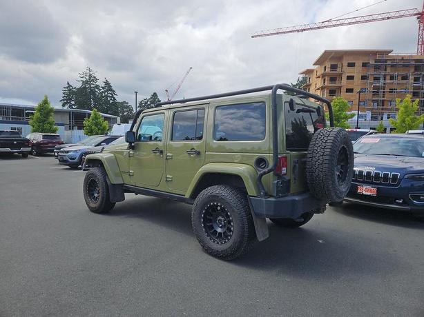 2013 Jeep Wrangler Rubicon 4 Door 4x4 | No Reported Accidents! image 4