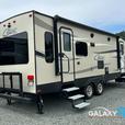 Used 2018 Keystone RV Cougar Half-Ton Series 28RLSWE thumbnail image 2