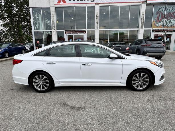 2016 Hyundai Sonata Sport Tech - Navigation, Sunroof, Parking Sensors image 4