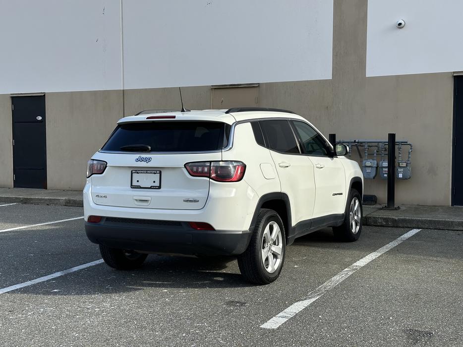 2018 Jeep Compass display photo