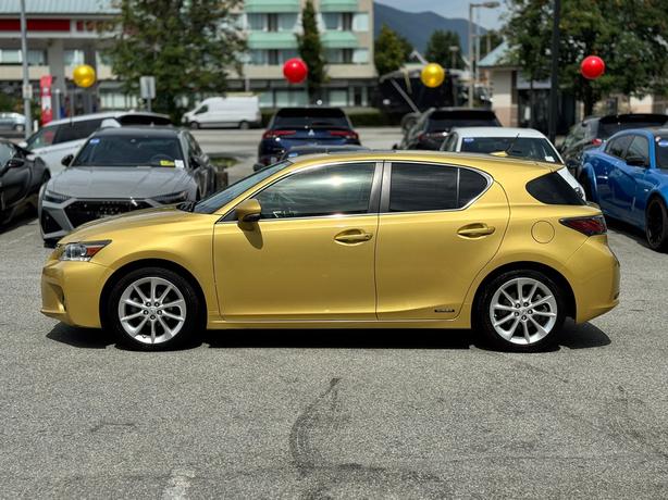 2012 Lexus CT 200h Hybrid - No Accidents, Sunroof, Heated Seats image 8