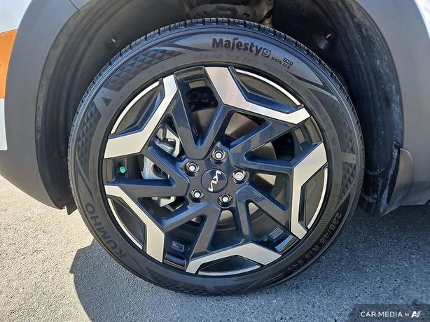 2024 Kia Seltos 4WD Sport SX | One Owner | No Reported Accidents! image 6