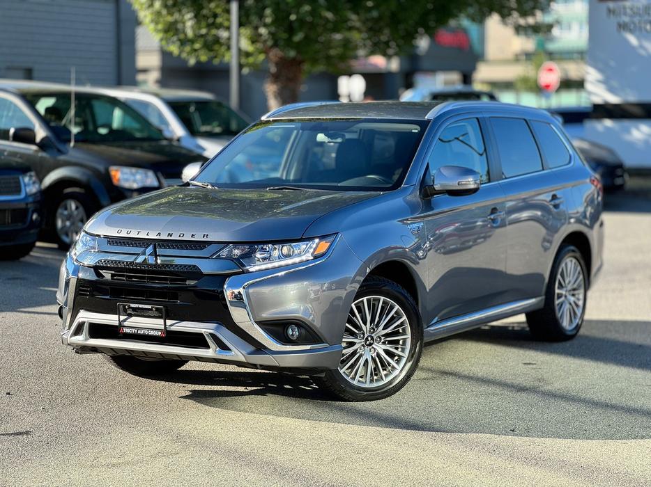 2022 Mitsubishi Outlander PHEV SE - One Owner, Power Seats, Blind Spot Warning display photo