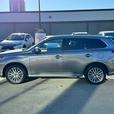 2022 Mitsubishi Outlander PHEV SE - One Owner, Power Seats, Blind Spot Warning thumbnail image 8