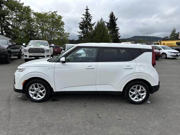 2020 Kia Soul EX image 2