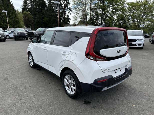 2020 Kia Soul EX image 3