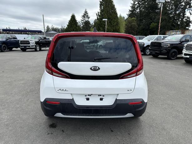 2020 Kia Soul EX image 4