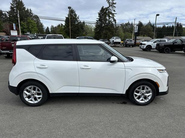 2020 Kia Soul EX image 6