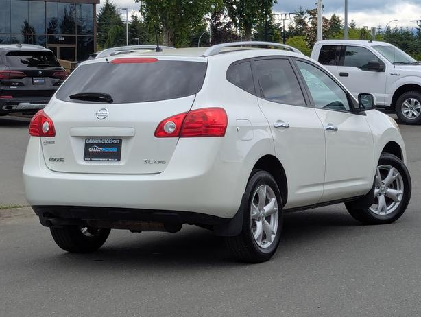 2010 Nissan Rogue SL - No Accidents, AWD, Sunroof, Heated Seats image 6