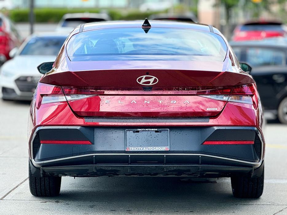 2024 Hyundai Elantra Hybrid Luxury - No Accidents, One Owner, Leather display photo