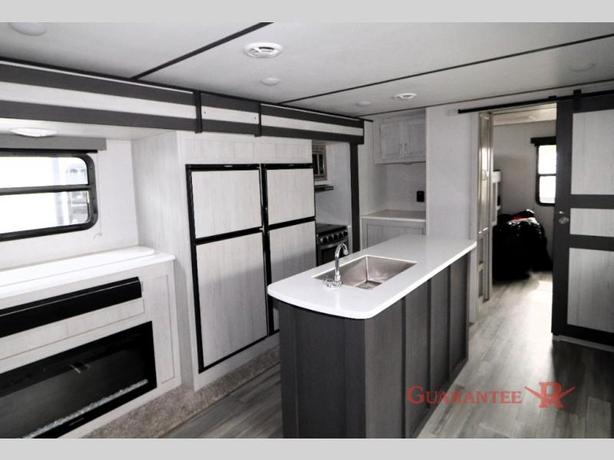 Used 2021 Keystone RV Sprinter Limited 341BIK image 8