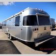 Used 2017 Airstream RV Classic 30 thumbnail image 4
