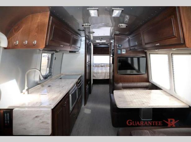 Used 2017 Airstream RV Classic 30 image 7