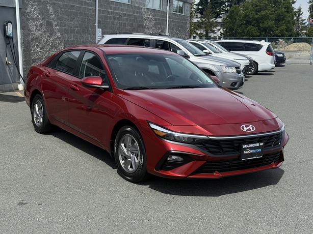 2025 Hyundai Elantra Essential - Heated Front Seats & Overhead Console image 4