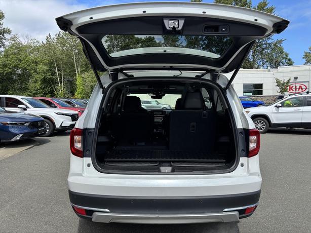 2022 Honda Pilot Touring 7-Passenger image 7