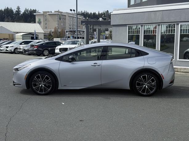 2023 Toyota Prius XLE AWD Hybrid - Power Drivers Seat & ABS Brakes image 5