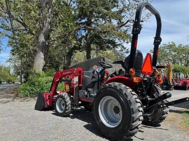 2022 Mahindra Max Series MAX 26XLT Shuttle image 3