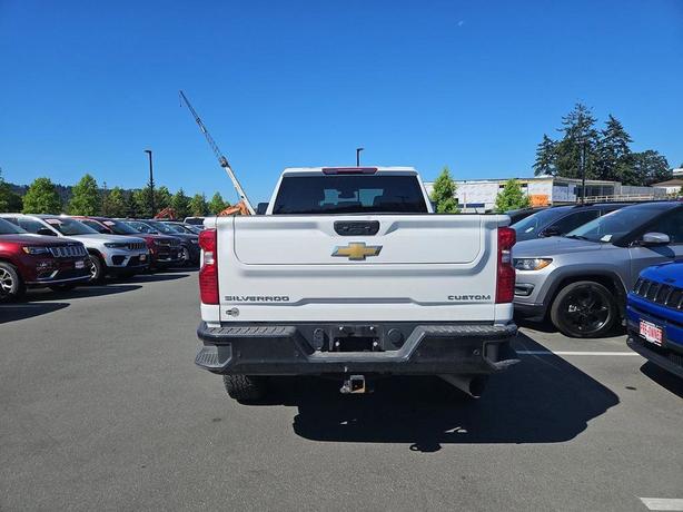 2024 Chevrolet Silverado 2500 4WD Crew Cab 172 Custom | Tow Hooks | Front Collis image 5
