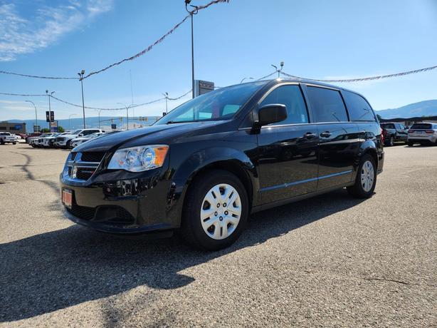 2020 Dodge Grand Caravan SXT image 1