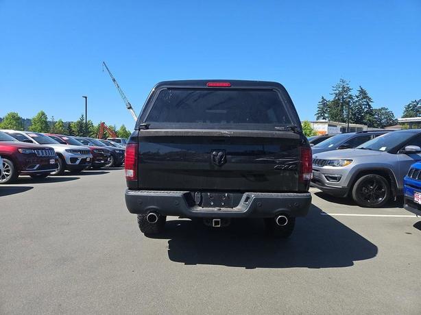 2019 RAM 1500 Classic Warlock 4x4 Crew Cab 5'7 Box | Bluetooth Connection | Back image 5