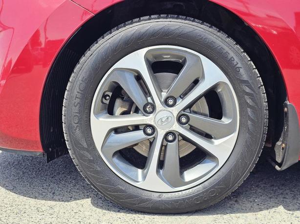 2016 Hyundai Elantra GT 5dr HB Auto GLS image 5