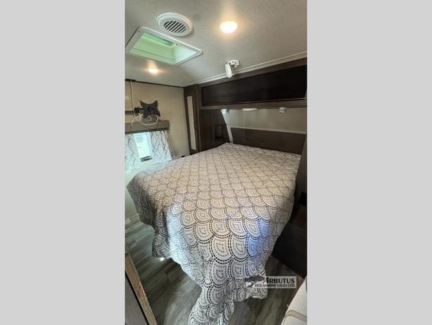 Used 2021 Grand Design Transcend Xplor 247BH image 6