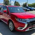 2020 Mitsubishi Outlander PHEV SEL S-AWC thumbnail image 3