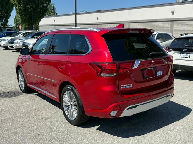 2020 Mitsubishi Outlander PHEV SEL S-AWC image 7