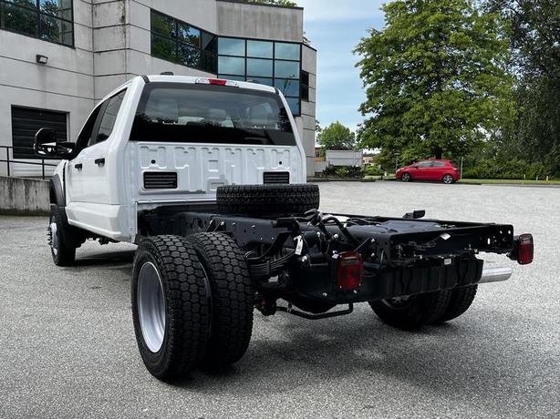2024 Ford F-550 XL Crew Cab & Chassis 4WD Gas Engine image 8