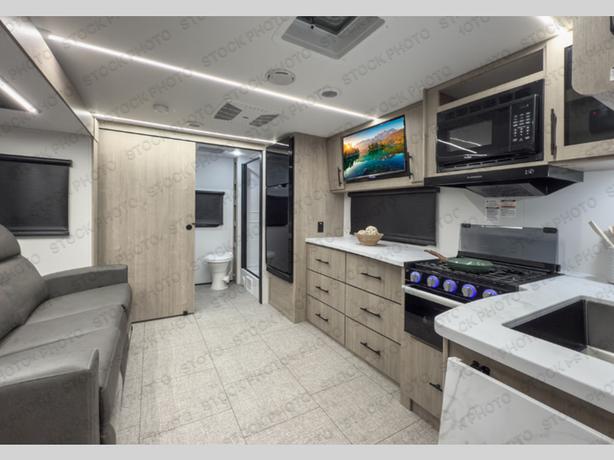 Used 2022 Grand Design Imagine XLS 22RBE image 3