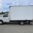 2005 Ford Econoline E-350 Super Duty 12 Foot Cube Van With Rear Workshop thumbnail image 2