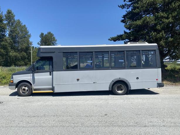 2016 Chevrolet Express G4500 No Rear Seats Bus image 2