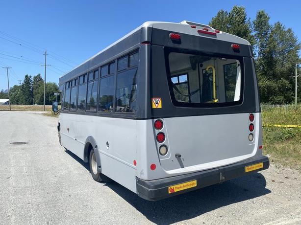 2016 Chevrolet Express G4500 No Rear Seats Bus image 3
