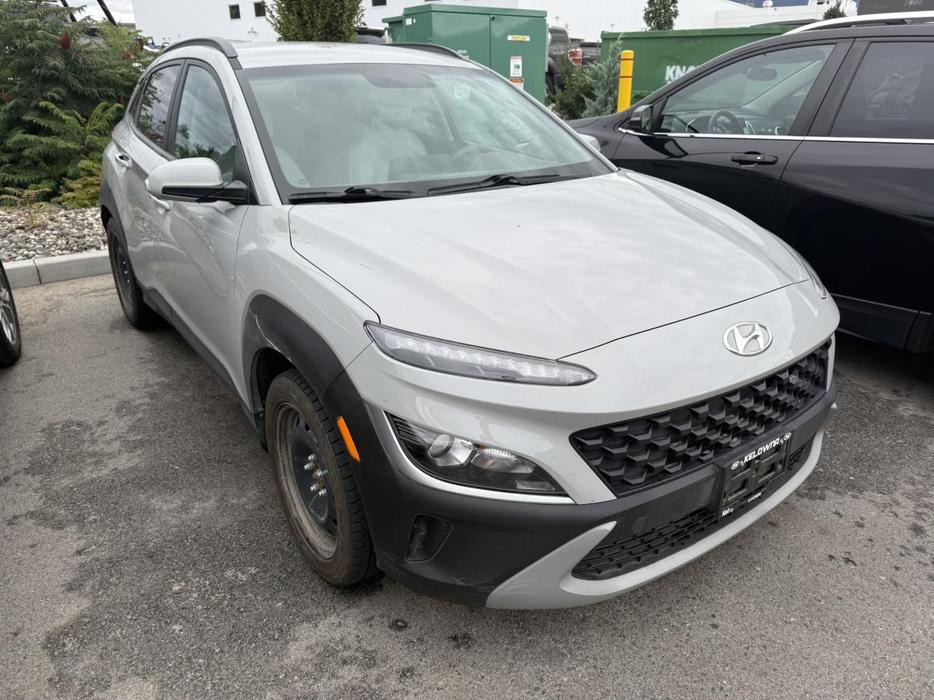 2022 Hyundai Kona LE display photo