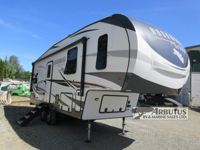 Used 2022 Forest River RV Rockwood Ultra Lite 2442BS display photo