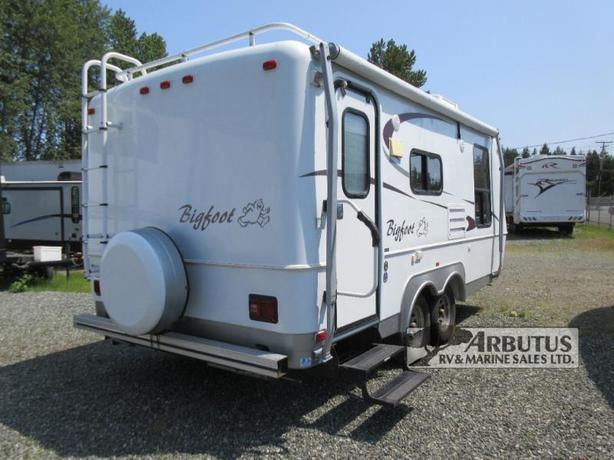 Used 2006 Bigfoot Industries 2500 21FB image 6
