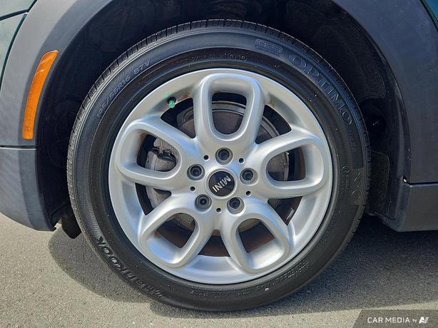 2019 Mini 3 door Cooper | No Reported Accidents! image 6