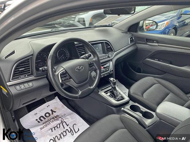 2017 Hyundai Elantra GL image 6