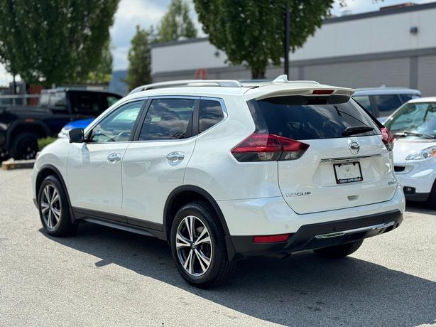 2019 Nissan Rogue SV - No Accidents, Power Liftgate, Navigation image 4