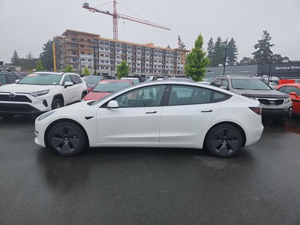 2021 Tesla Model 3 Standard Range Plus RWD | Heated Seats! image 3