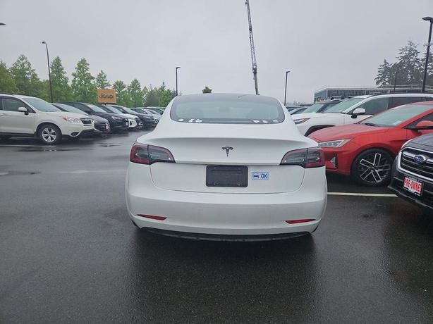 2021 Tesla Model 3 Standard Range Plus RWD | Heated Seats! image 5
